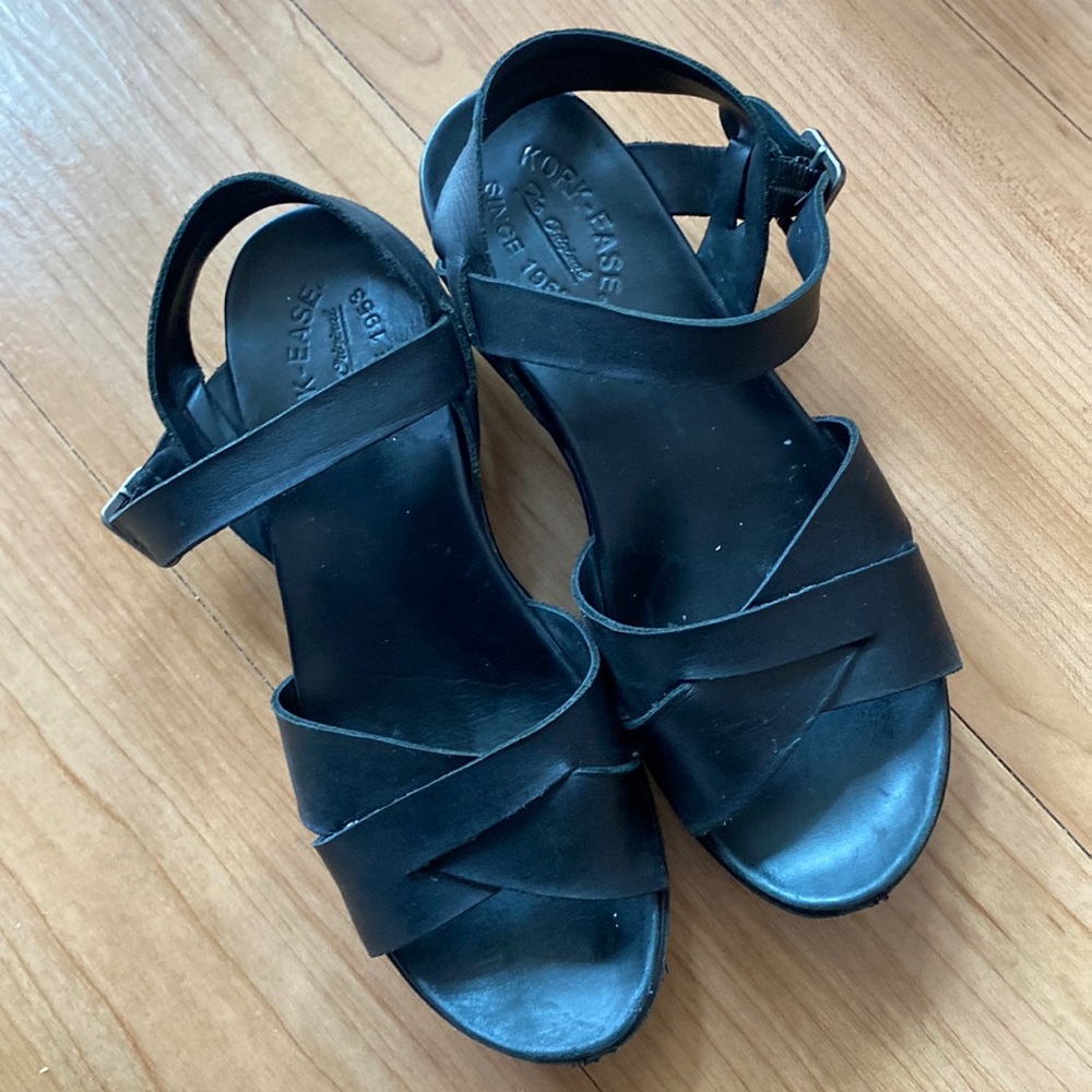 Kork-Ease Myrna 2.0 black wedge platform sandal